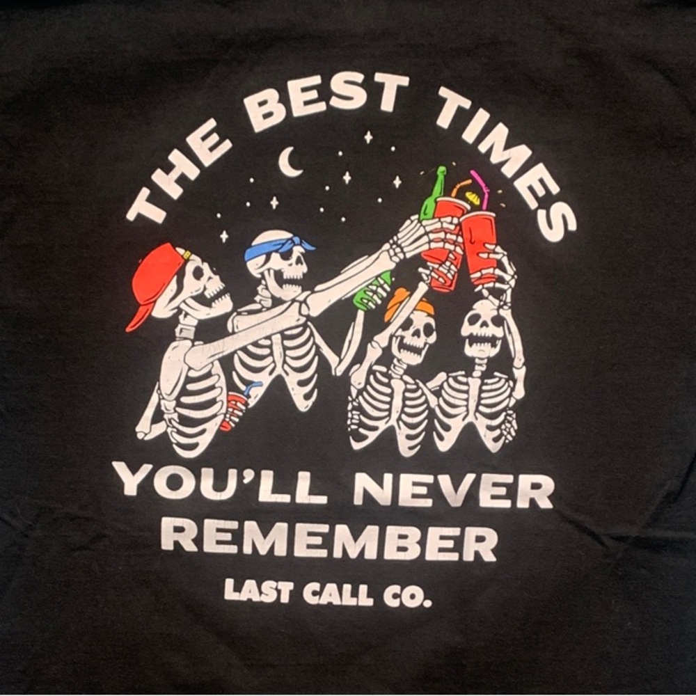 Skull Beer Last Call Co. Black Graphic Tee size medium